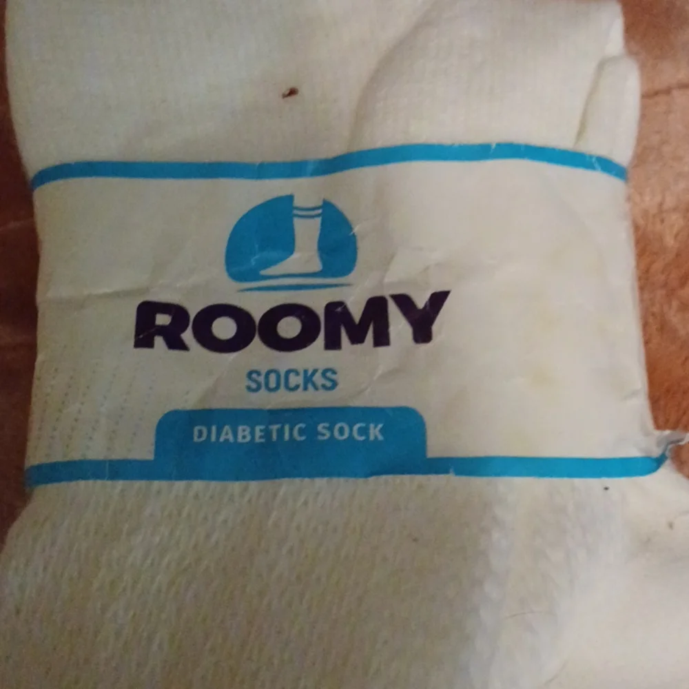 Roomy diabetic socks - Picture 2 of 3